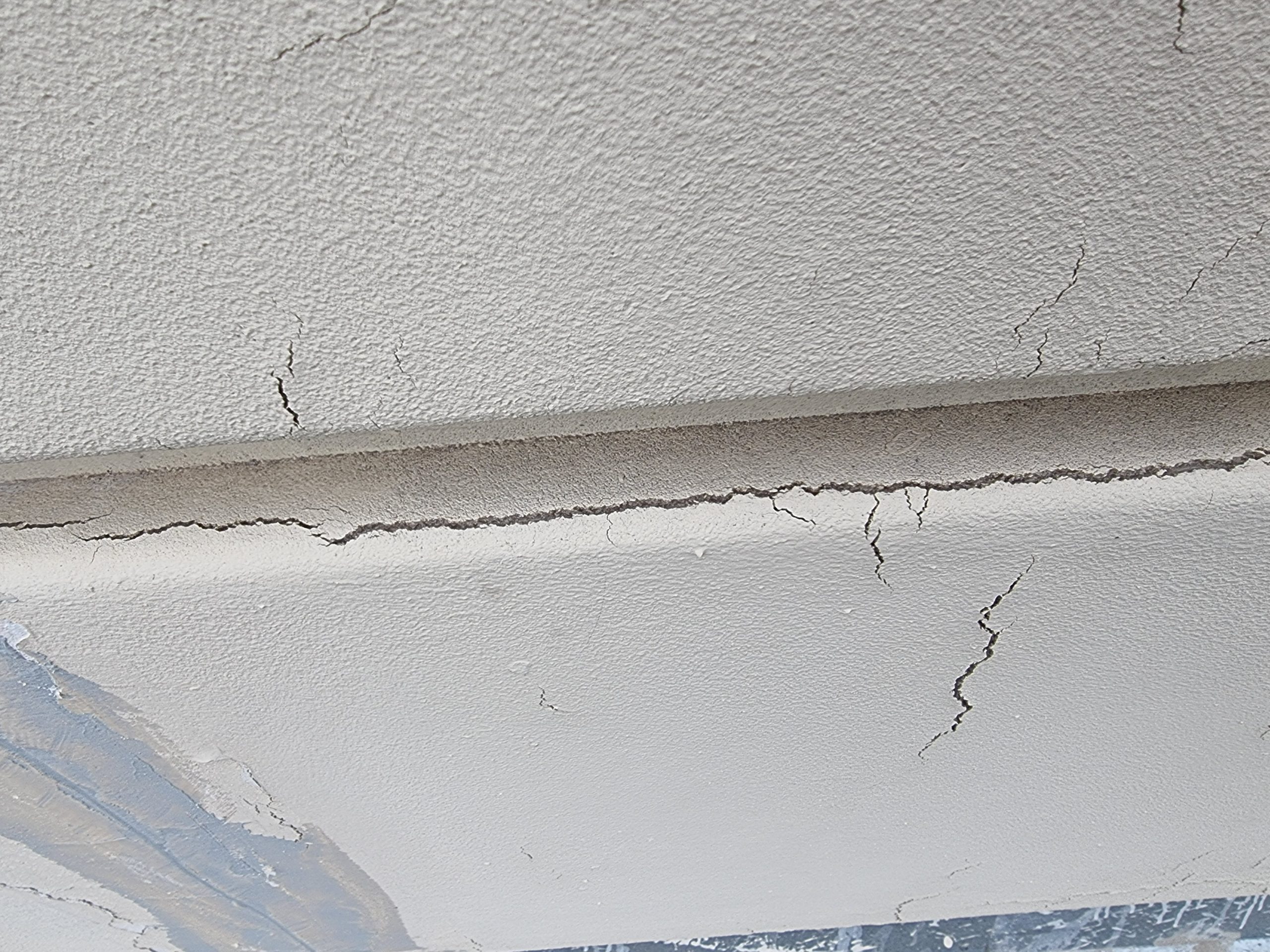 Боядисване на фасадни профили