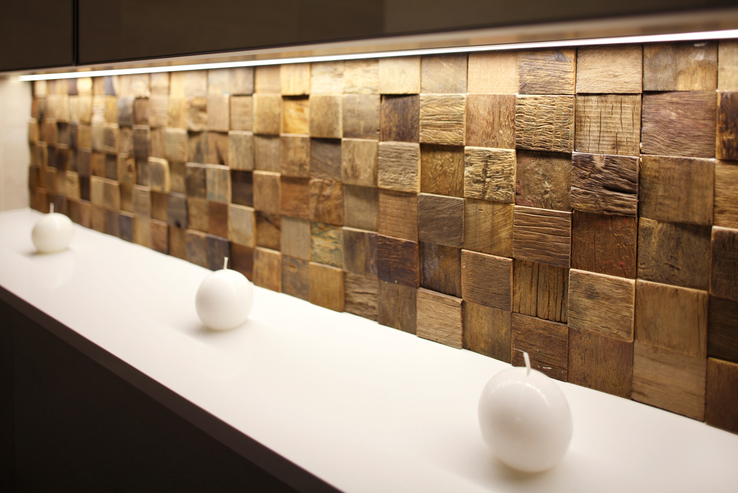 Дървена мозайка в интериора – какво я прави толкова предпочитана и кои са най-добрите решения