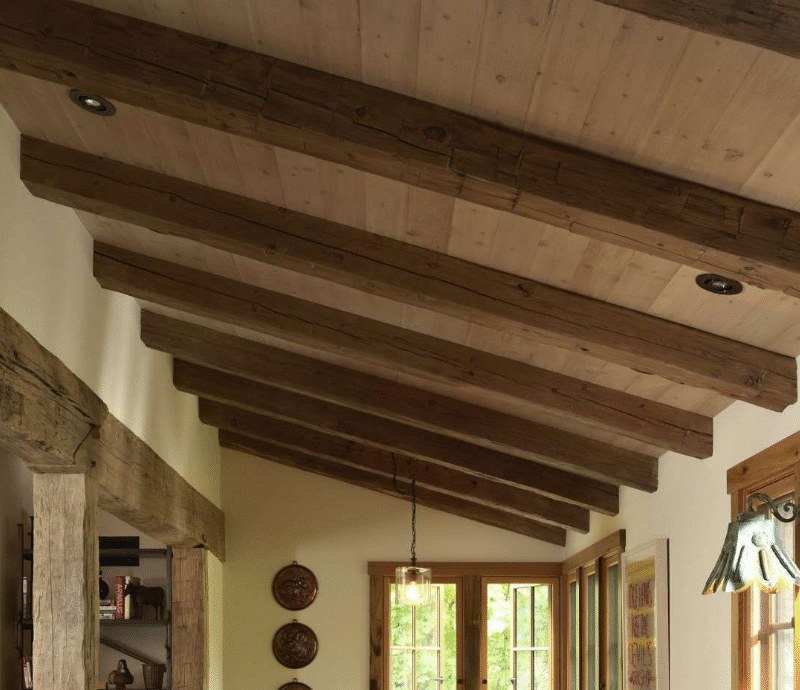 Дървени греди и дъски