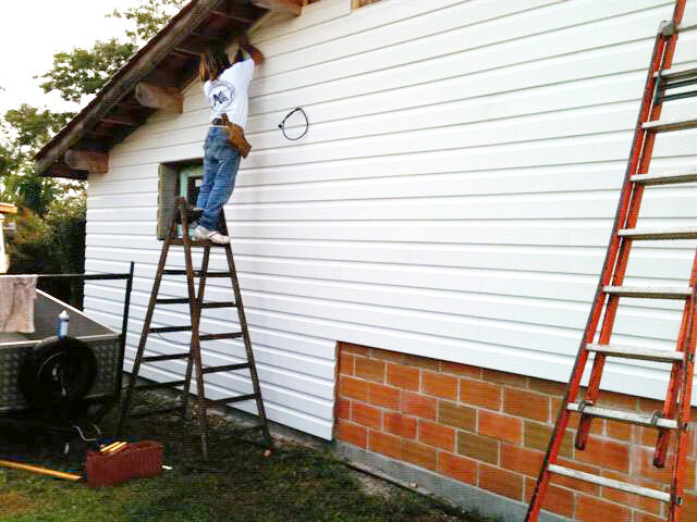 монтаж на декоративен сайдинг